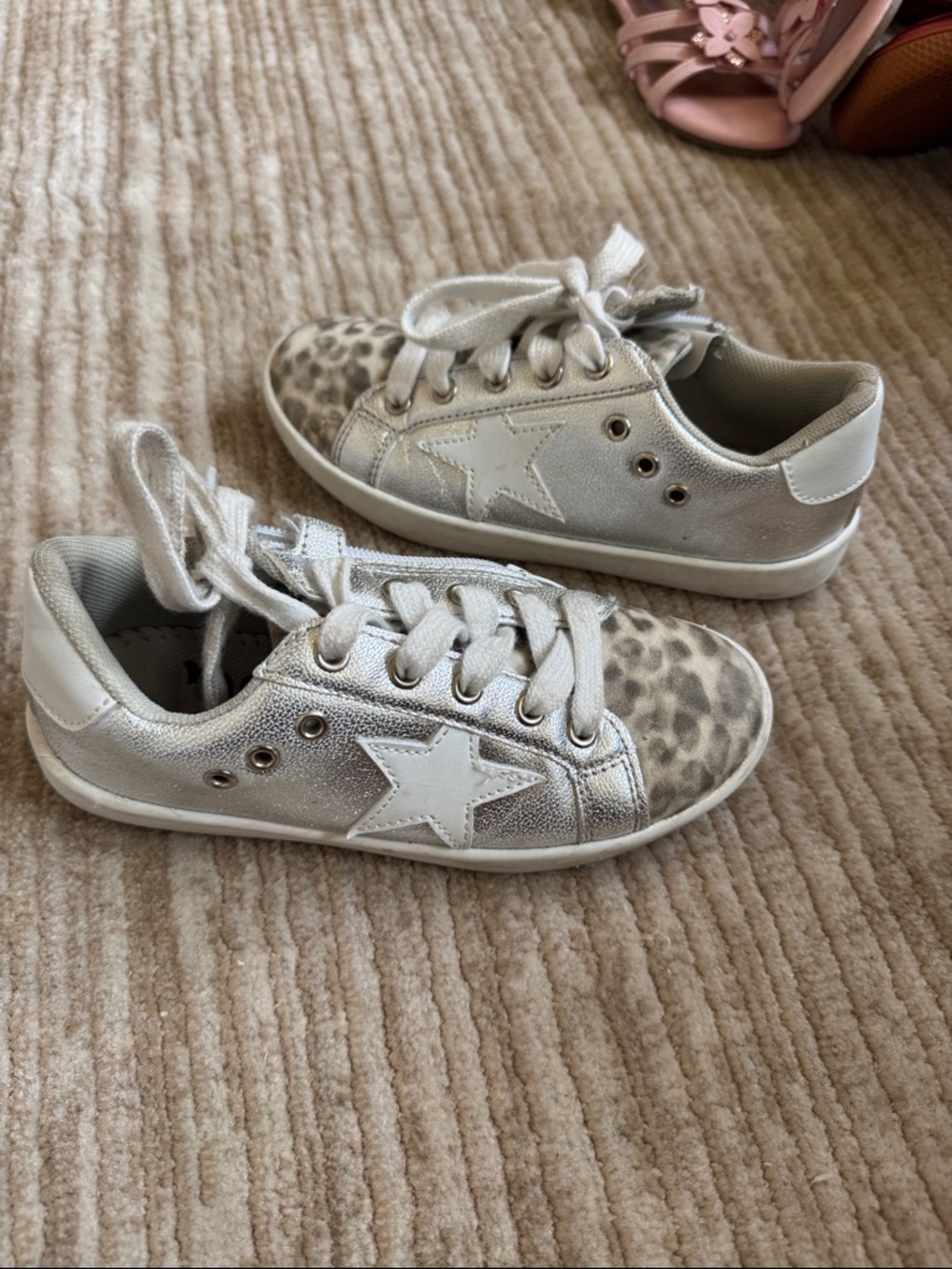Girls Silver Star Sneakers with Leopard Toe
